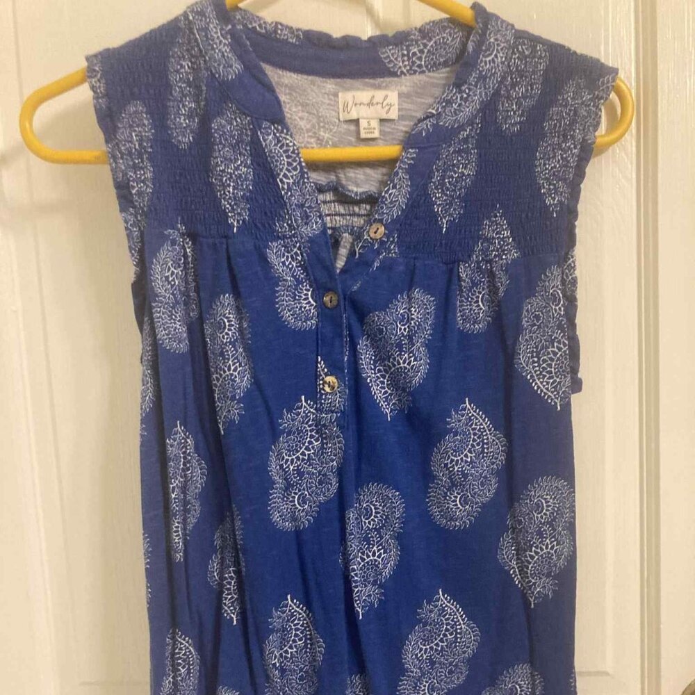 Two Wonderly sleeveless shirts, small